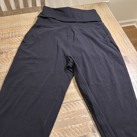 Lululemon fold over joggers - Picture 10 of 14